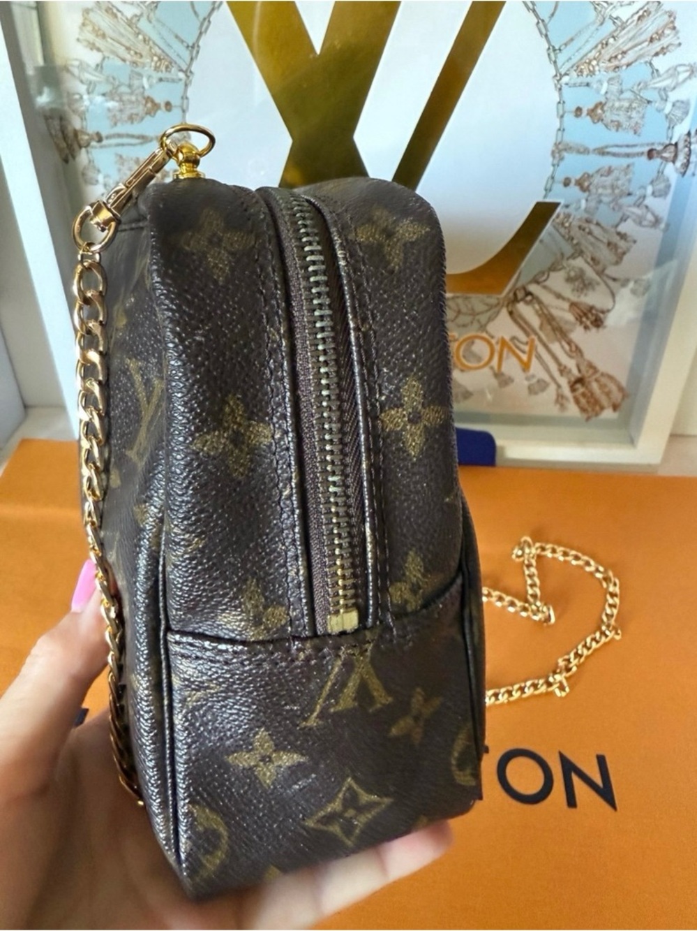 Louis Vuitton Monogram Chain Shoulder Bag in Brown with Gold Hardware - Picture 6 of 7